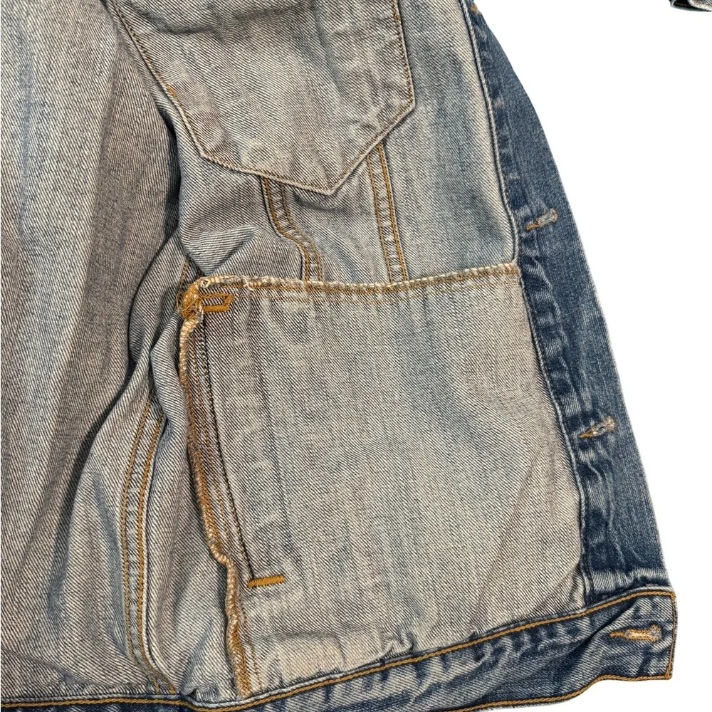 Levi's Blue Denim Jacket with Button Details - Picture 4 of 7